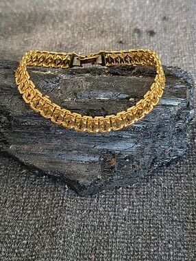 Vintage Signed Napier Bracelet